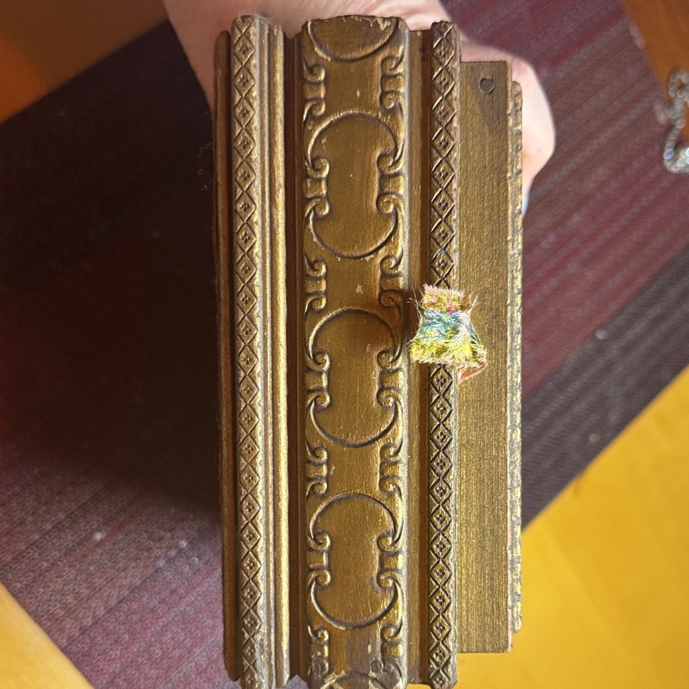 Vintage Floral Candy/jewelry box - Picture 4 of 14